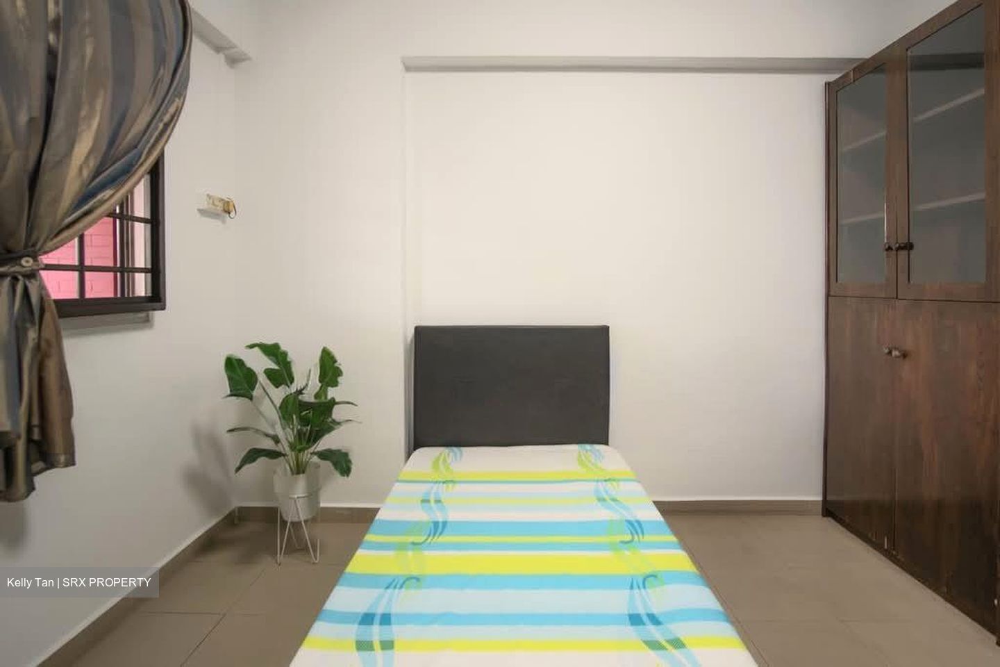 Blk 221 Kovan Green (Hougang), HDB Executive #572710861